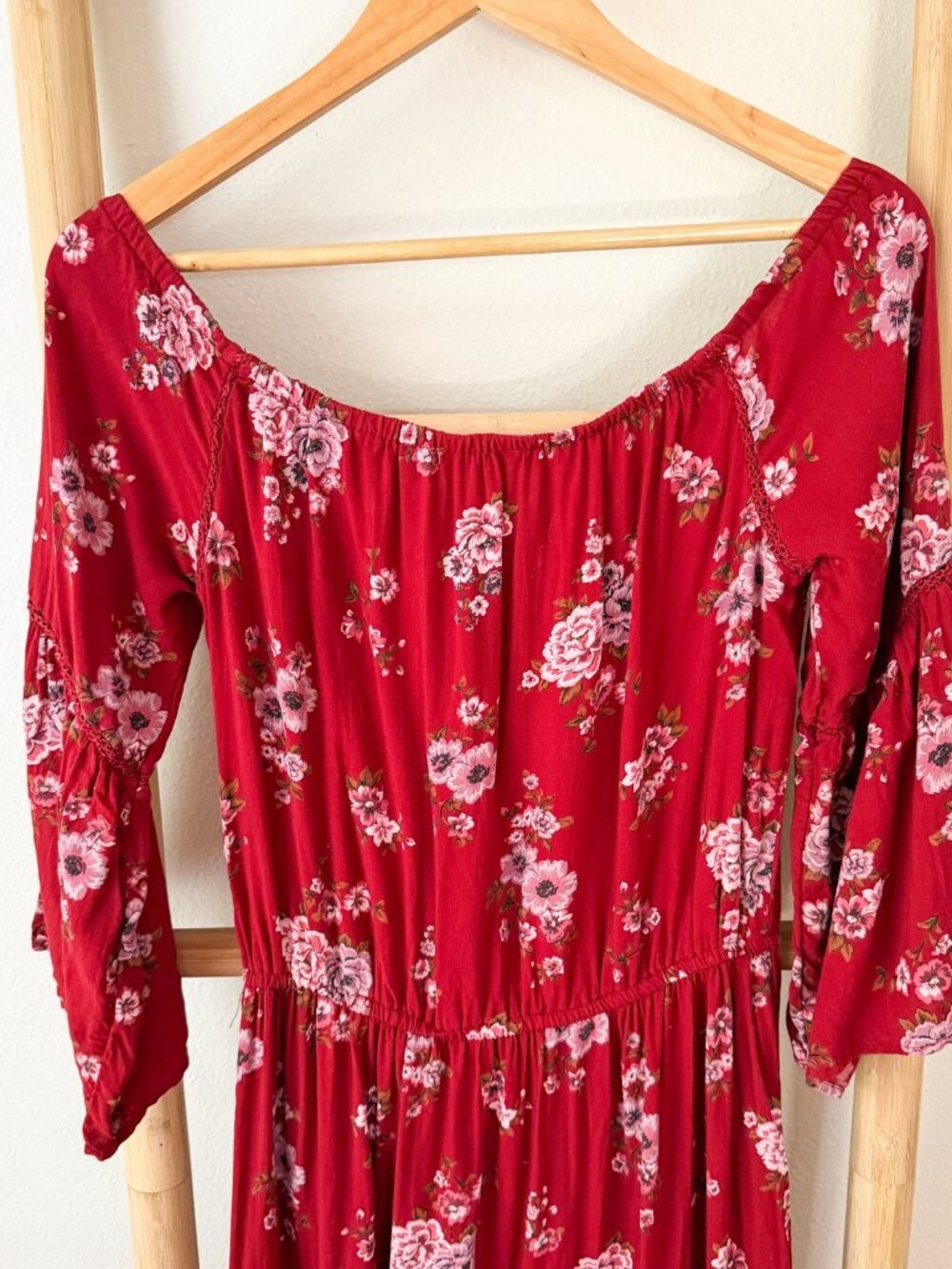 American Eagle Red Floral Off Shoulder Boho Mini Dress Medium - Picture 6 of 7